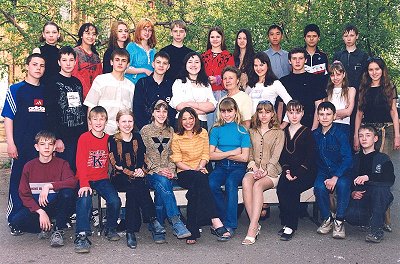 Это мы в 8-м классе - весной 2003 года